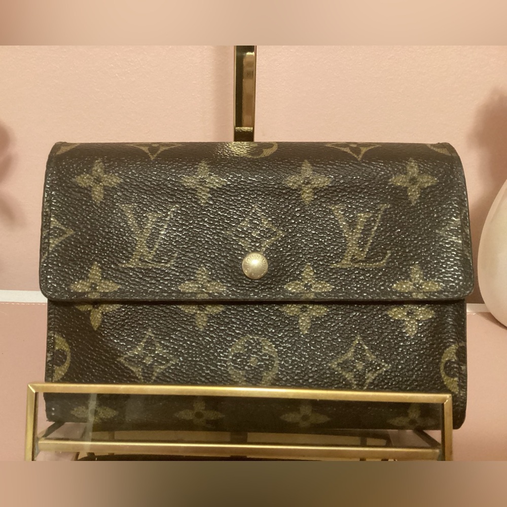 Louis Vuitton Black and Brown Monogram Preloved Wallet